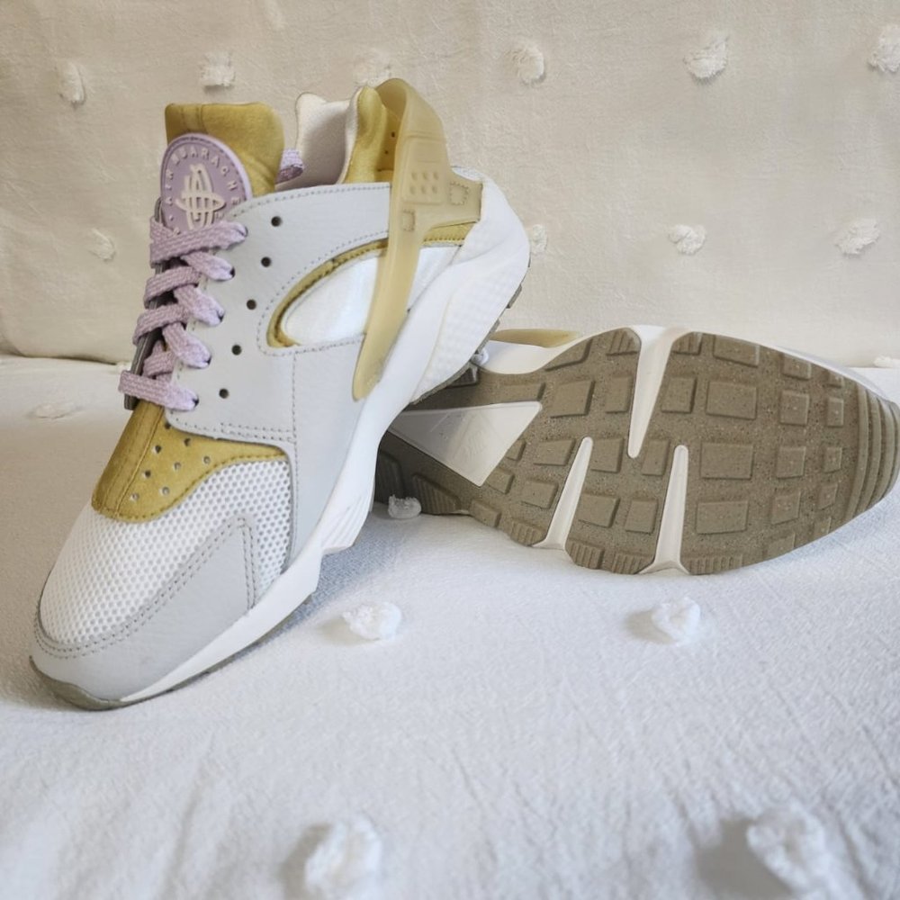 Nike Women Nike Air Huarache Sail Wheatgrass (8)